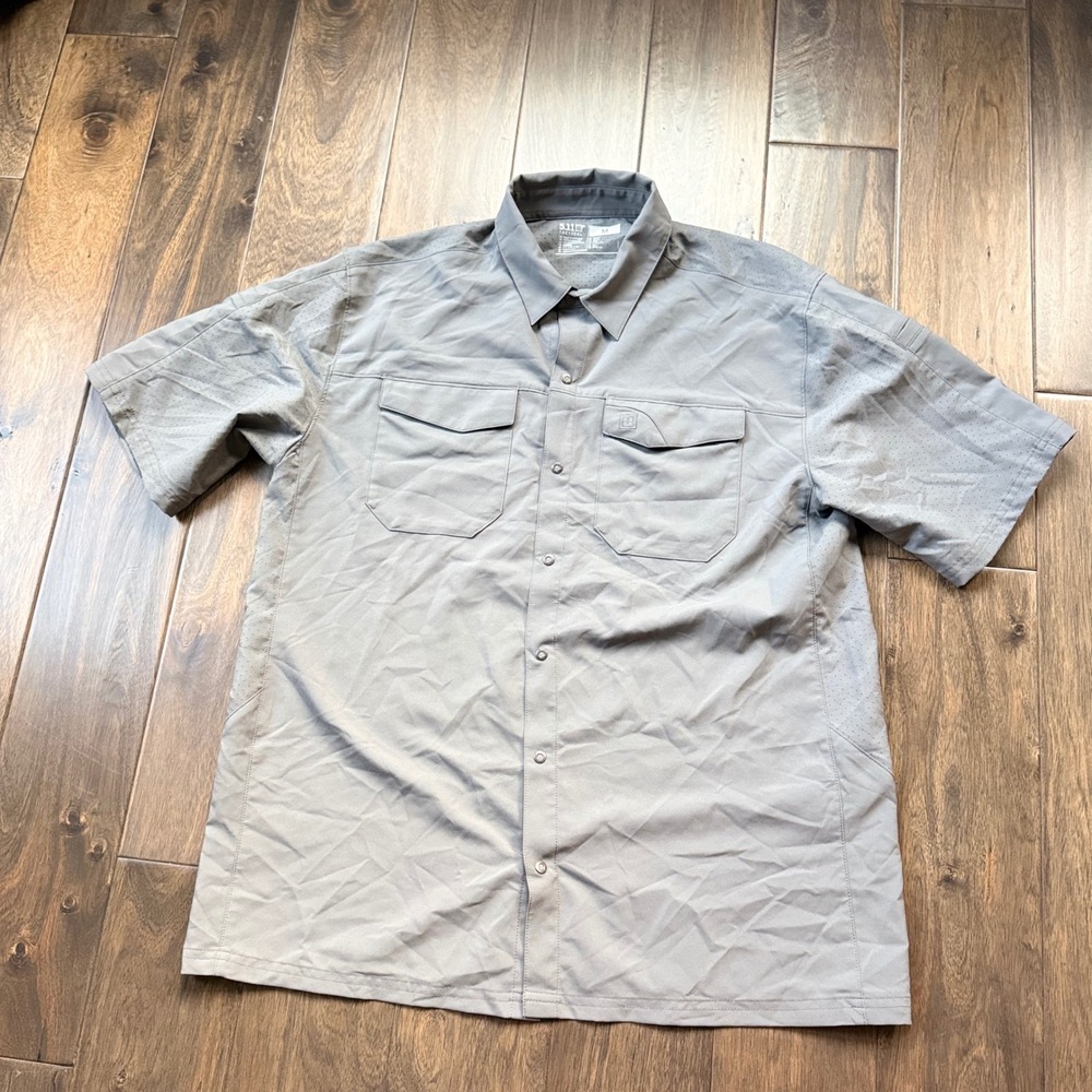 5.11 Tactical Button Down Shirt Mens Medium Gray Excellent Short Sleeve Snap